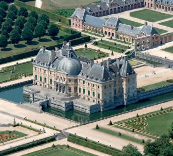 Francie PAŘÍŽ, REMEŠ, VAUX-LE-VICOMTE, VERSAILLES 6denní zájezd s denním přejezdem Vaux le Vicomte Remeš Paříž 1. den: Odjezd ráno. Denní přejezd. Ubytování. Nocleh. 2.