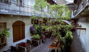 Královský hrad Wawel, katedrála Sv. Stanislava a Václava, tradiční místo korunovací polských králů, historické centrum.