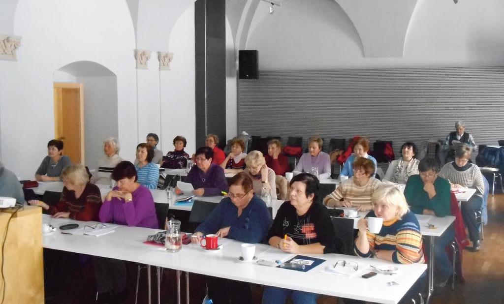 Centrum pro seniory a UNIVERZITA TŘETÍHO VĚKU Centrum pro seniory a UNIVERZITA TŘETÍHO VĚKU Kulturní a vzdělávací centrum pro osoby starší 55 let Nabídka aktivit DUBEN 2017 Zájem o vycházky, výlety a