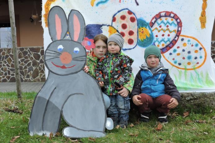 8. 4. uspořádala Základní škola a Mateřská škola v Rapšachu a náš zřizovatel, Obecní úřad v Rapšachu, již tradiční velikonoční jarmark od 10.00 do 14.
