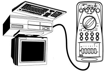 J) Použití multimetru ve spojení s osobním počítačem K multimetru je přiložen rozsáhlý software pro Windows 3.1x a vyšší verze (95/98 atd.) společně s kabelem pro připojení na infračervený port.