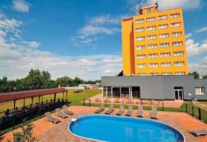 Nabídka ubytování Hotel Blue Orange 4* je vyhlášen svojí přátelskou atmosférou. Nabízí Vám ubytování ve 12 dvoulůžkových pokojích kuřáckých i nekuřáckých. Všechny pokoje jsou tzv.