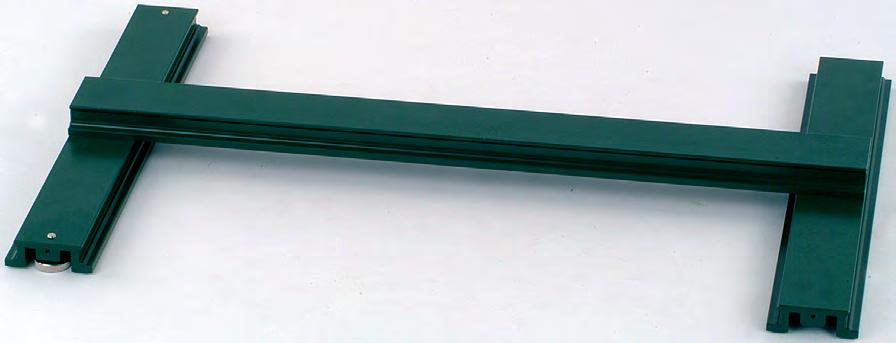 Zdířky v tabuli jsou v rastru 40 mm, průměr zdířky je 4 mm a tabule obsahuje 63 pozic pro zasunutí propojovacích modulů.