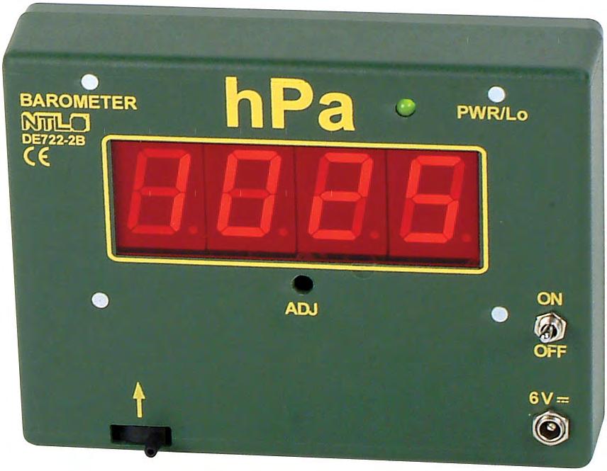 Napájení bateriemi 4x1,5 V AA (jsou součástí dodávky) nebo externím síťovým adaptérem 6V/ 500mA.