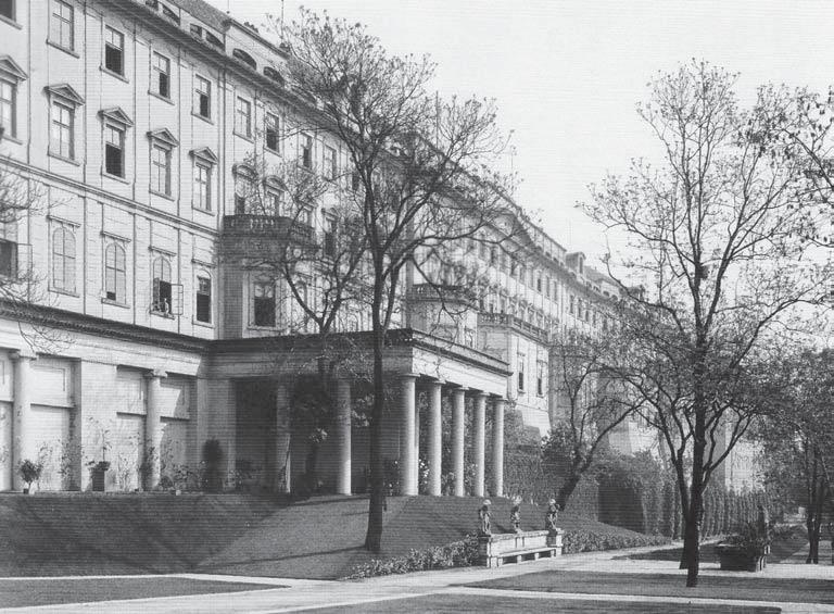 1. J. Plečnik: The Bellevue, southern gardens, Prague Castle, 1924 25. Photo: Archive of the author. when he filled garden s west with magnificent stairs.