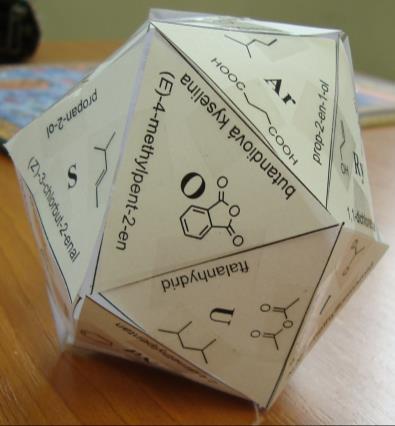 cz portál PřF na podporu výuky chemie na ZŠ a SŠ, (Šmejkal, Brenner, 2009), jejíž součástí je od roku 2011 nejnavštěvovanější Databáze chemických pokusů (Vrzáčková, Šmejkal, 2011).