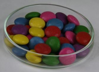1), Nestlé Orion barveno přírodou (obr. 2) a M&M s od výrobce Mars, Inc. (obr. 3) bylo vybráno 15 ks.