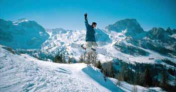 Korutan a Východního Tyrolska; platnost od 1,5 dne největší a nejmodernější korutanské lyžařské středisko poloha přímo na italských VÝHODY: hranicích garantující zpravidla též italské příděly