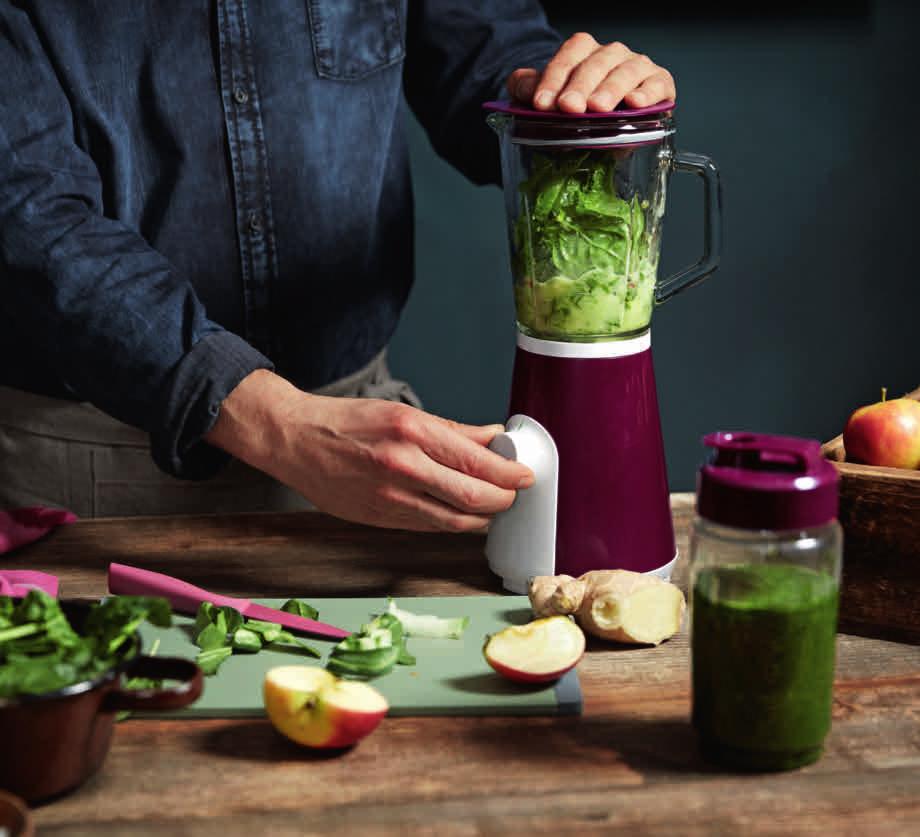 1 Stolní mixér s funkcí smoothie Kč 999,- 1 Stolní mixér s funkcí smoothie Skleněný džbán a cestovní hrnek se stupnicí. 2 stupně výkonu, pulzní funkce a bezpečnostní uzávěr. Vyjímatelná čepel.