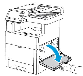 Údržba Po odstranění zaseknutého papíru nebo výměně kazety s tonerem si před zavřením krytů a dvířek důkladně prohlédněte vnitřek tiskárny. Odstraňte případné zbytky papíru nebo nečistoty.