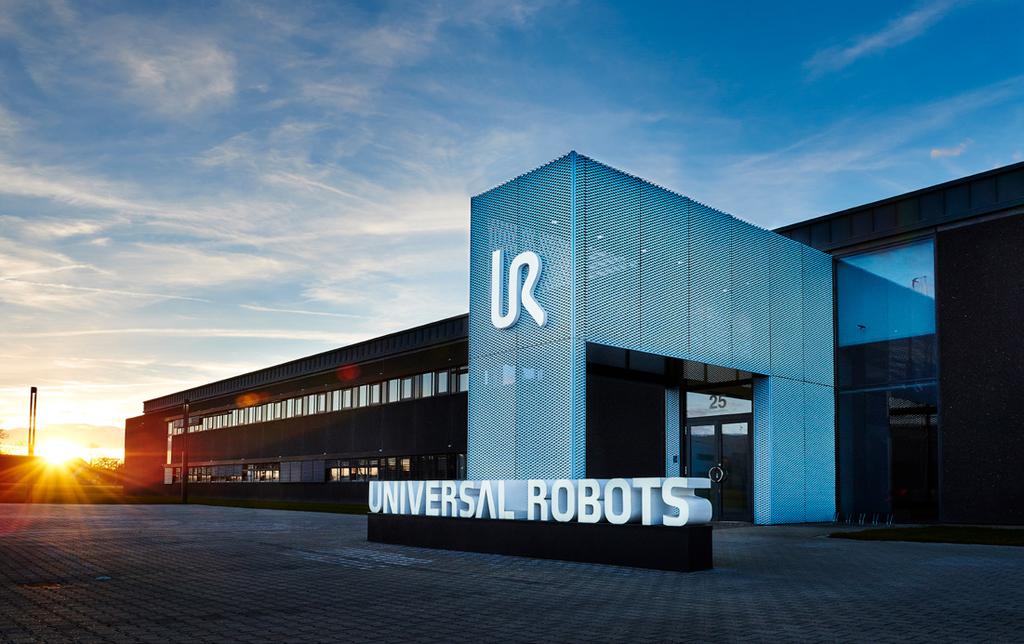 Kontaktujte nás Firemní kontakt: Universal Robots A/S Ředitel společnosti Jürgen von Hollen Energivej 25 DK-5260 Odense S Dánsko +45 89 93 89 89 jvh@universal-robots.
