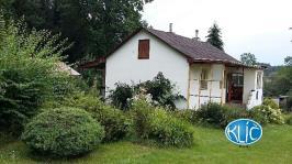 Borotín - Kamenná 59,00 1 001 neuvedeno 850 000 14 407 0,78 11 237 Lhota, okres Tábor Prodej chaty 59 m2, pozemek 1 001 m2, Nabízíme k prodeji zděnou rekreační chatu v romantické obci v Kamenné
