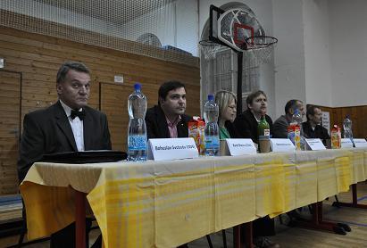 Debata s kandidáty na primátora Zkvalitnění veřejného prostoru a zklidnění provozu v centru města včetně severojižní magistrály slíbili kandidáti pěti nejsilnějších stran do funkcí v novém vedení