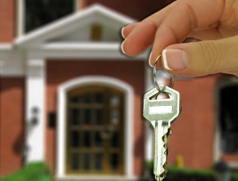 Informace hužel často uchylují k manipulaci s cenou ve snaze prodat dům právě jejich prostřednictvím.