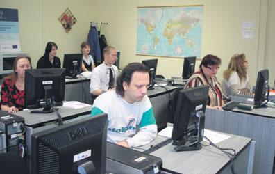 INZERCE Innostart - vzdělávací projekt s jasným výsledkem S cílem zvýšit kvalifikaci a zaměstnatelnost lidí převážně z "Deprivovaných mosteckých zón" proběhl v posledním období projekt s názvem