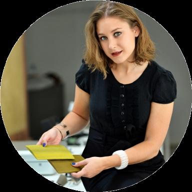 Některé ozvláštnění vynikne až při noční jízdě, třeba led podsvícení oživující interiér.