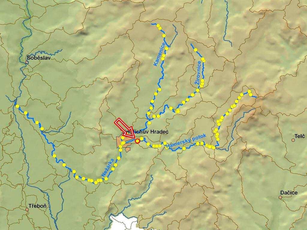 ZÁKLADNÍ PARAMETRY PŘÍČNÉ PŘEKÁŽKY VAZBA NA HYDROLOGICKÉ ČLENĚNÍ POVODÍ DRUH pevný SPÁD [m] 1,8 ČÍSLO HYDROL.POŘ. 107030480 ÚSEK HR. ČLENĚNÍ VODNÍHO TOKU 1179700 TVAR přímý STŘ.