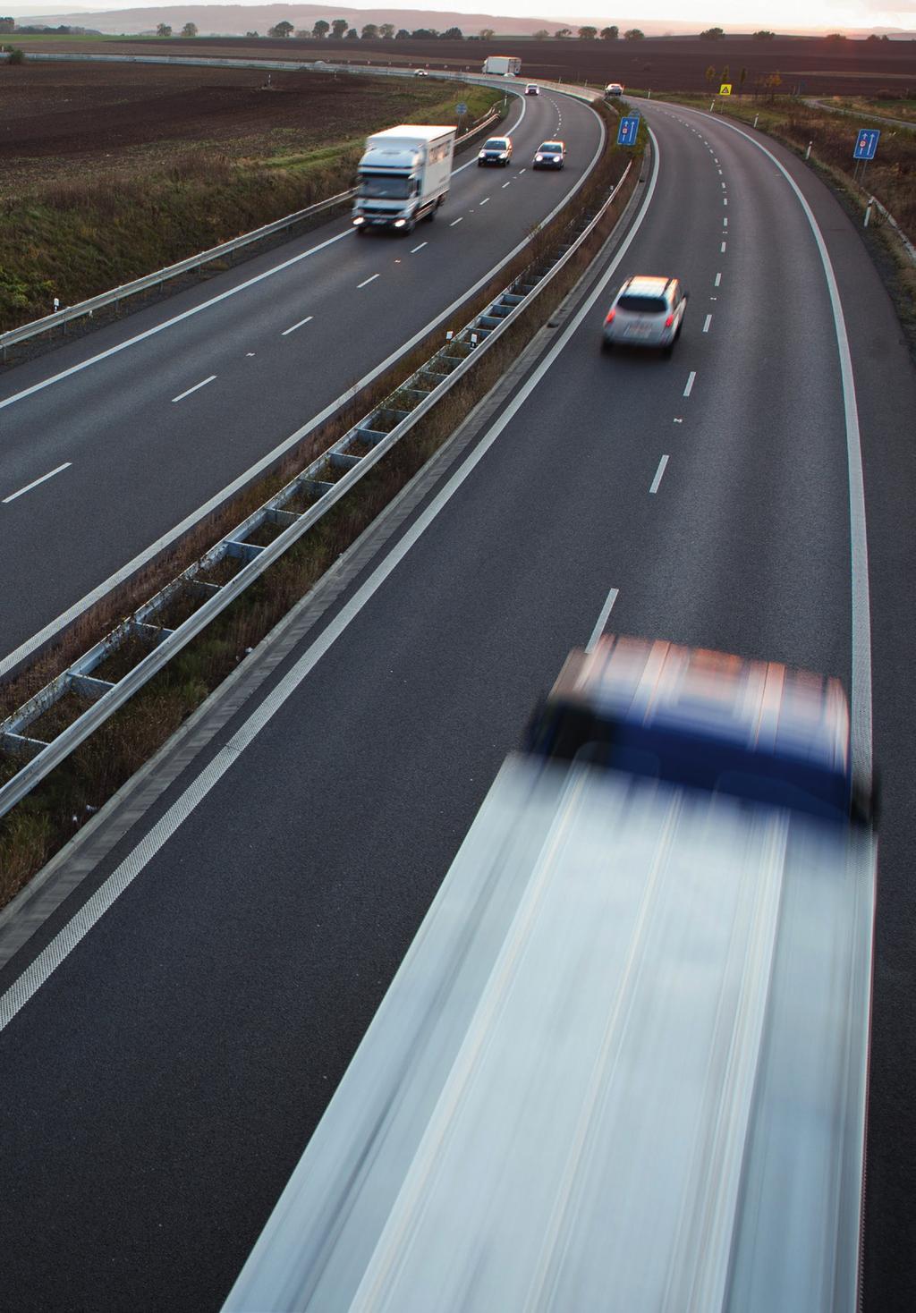 VAŠE VÝHODY Vaše výhody - pro všestranně lepší služby Se společností UTA máte vždy toho správného partnera pro mýtné, tankovací služby, služby Plus a fakturační služby.