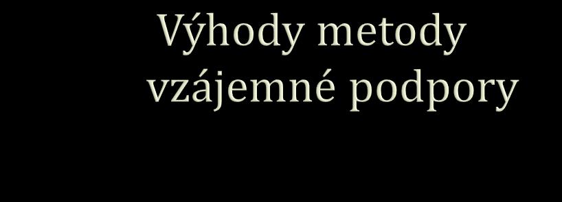 Pomocník má pozitivnější vztah k účastníkům kurzu než instruktor.