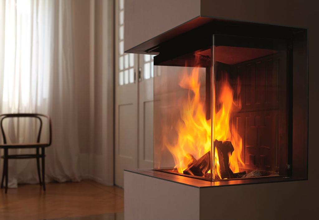Spartherm Premium A3RL-60h Novým trendem je vyložení topeniště černým, namísto světlým šamotem.