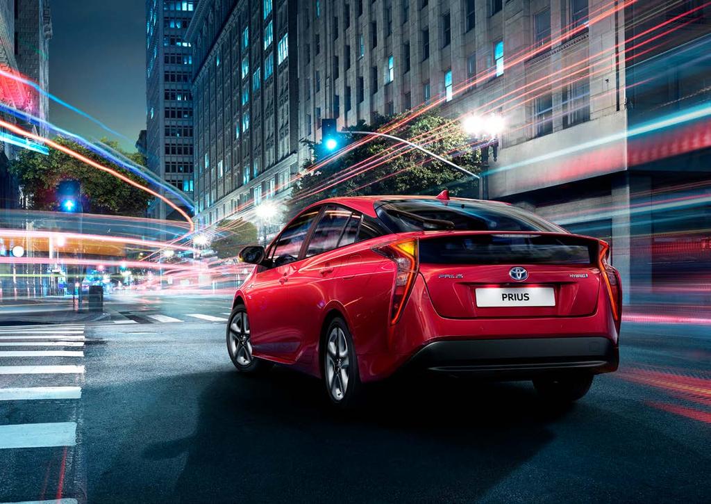 JÍZDA HYBRIDNÍM VOZEM PRIUS HYBRID 1,8 Hybrid (122 k) e CVT Výkon 122 k Spotřeba paliva* 3,2-3,4 l/100 km