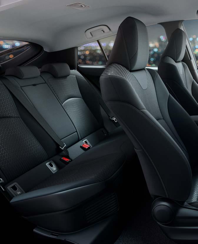 ELEGANTNÍ DETAILY, KTERÉ ZARUČUJÍ MIMOŘÁDNOST Nový Prius je kombinací vysoké kvality, funkčnosti a zábavy.
