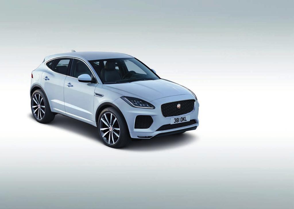 MIMOŘÁDNĚ ATRAKTIVNÍ VZHLED Díky standardně dodávaným elegantním LED světlometům a charakteristickým zadním LED světlům je E-PACE na silnici nepřehlédnutelný.