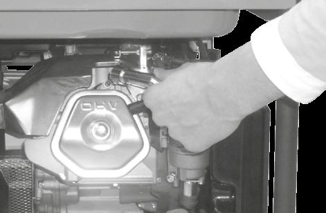 Do sběrny jej dopravujte v uzavřených nádobách. Čištění vzduchového filtru Znečištěný vzduchový filtr brání proudění vzduchu do karburátoru.