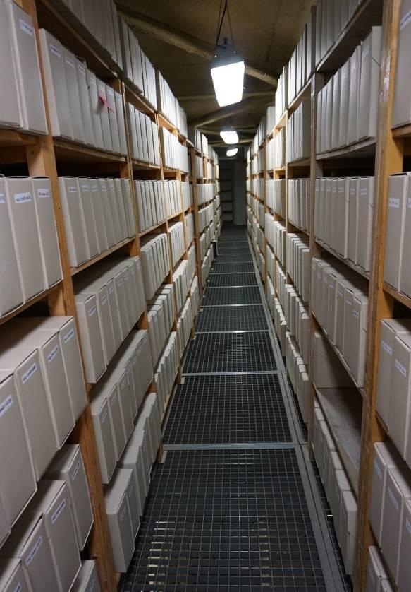 Oddělení spisového archivu a fototéky APF Praha spravuje také Ústřední spisovnu, v níž je uloženo dalších 880 bm spisů, které ještě neprošly skartačním řízením (tedy příjmem do archivu).