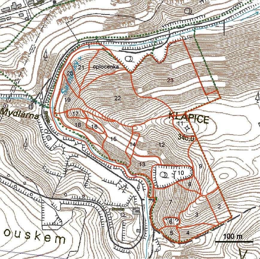 rezervace jsem považovala na základě pruhového značení okraj mladé výsadby, kdežto podle map se zdá tato výsadba alespoň částečně do rezervace zasahovat. Tato výsadba tedy není zahrnuta v průzkumu.