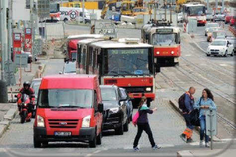 2.3 Skladba a časové variace dopravního proudu vozidel Ve skladbě dopravního proudu výrazně převažují osobní automobily.
