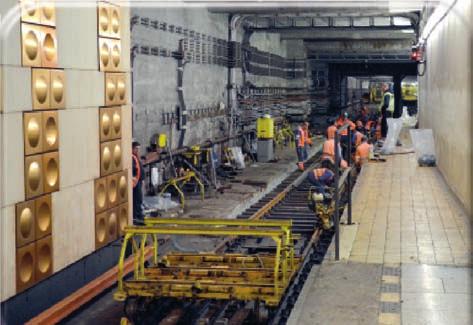 Přehled nejvýznamnějších událos v PID v roce 213 Měsíc Popis událos leden Dílčí změny v linkovém vedení PID v souvislos s doladěním nové metropolitní sítě MHD ze září 212.