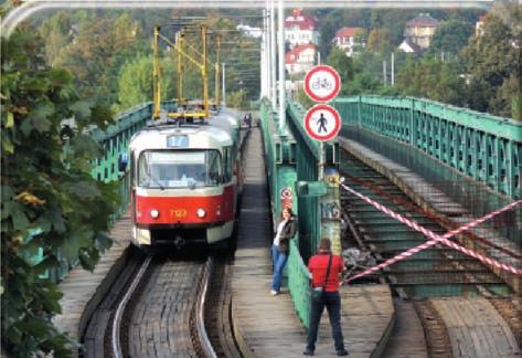 213), Nový Hloubětín a Starý Hloubětín (od 23.12.213) přešly do režimu zastávka na znamení.