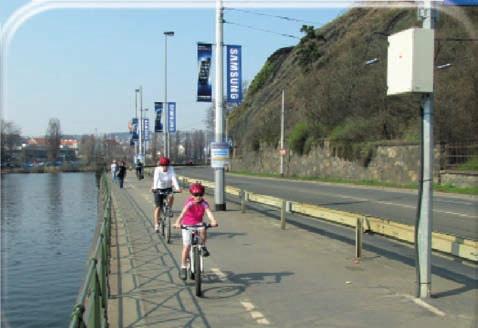 Z důvodu bezpečnosti a kontroly stavu komunikací zde byl provoz cyklistů zakázán i po opadnutí velké vody. Křižovatka Výpadové ul.