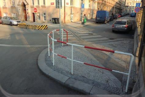 Celkovou rekonstrukcí prošly komunikace Doupovská (Praha 15) a Rozdělená (Praha 22). Stavební zpomalovací práh byl realizován v rámci zklidnění Soukenické ulice v Praze 1.