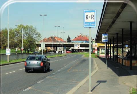 Z důvodu vyznačení vyhrazeného autobusového pruhu v ulici Jugoslávských partyzánů bylo trvale zrušeno K+R v blízkosti stanice metra Dejvická a na