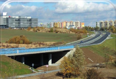 Ze státních prostředků (Státní fond dopravní infrastruktury SFDI) jsou fi nancovány železniční tratě na území města, Pražský okruh a spolufi nancovány komunikace města, které nahrazují (nebo v