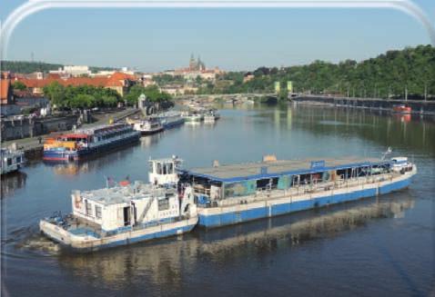 Lodě Praha a Moravia Nákladní lodní doprava na Vltavě Vývoj v počtu přepravených osob dvěma největšími přepravci (osob/rok v sících) 25 26 27 28 29 21 211 212 213 Prague Boats (EVD) 196 199 23 179