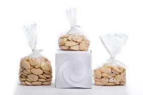 dle výběru (50 g, 70 g nebo 100 g) Obsah: bio mandle dle