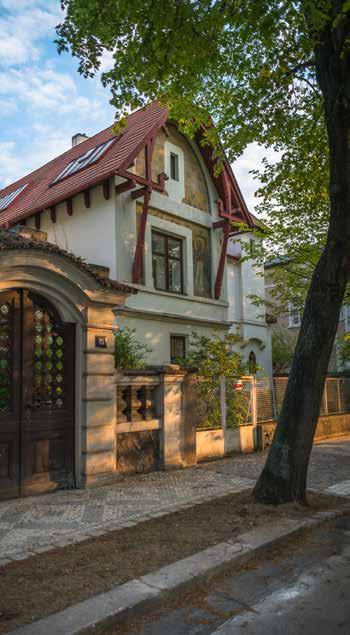 Popis trasy 1 Chotkovy sady k c 2 Bílkova vila Ateliérová vila významného secesního sochaře Františka Bílka vznikla podle jeho vlastního projektu na počátku 20. století.