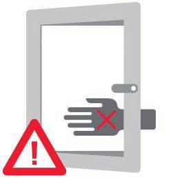 Bezpečná obsluha 3. Ovládání oken (dveří) Okna jsou opatřena otevíravým a sklopným kováním v drážce křídla.