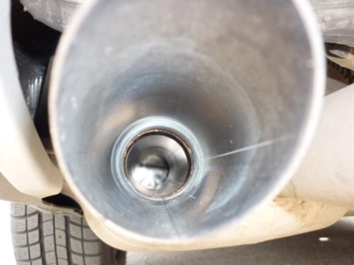 Je tedy třeba při závadě DPF hledat původce závady, coţ můţe být právě zmíněný oxidační katalyzátor nebo jiná vadná součást motoru, která stojí za nadměrnou kouřivostí motoru (měřič hmotnosti