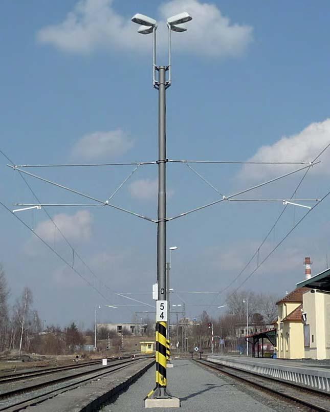 je univerzální systém, jehož tradice sahá až do počátků elektrizace tratí v Československu v 50. letech 20. století.