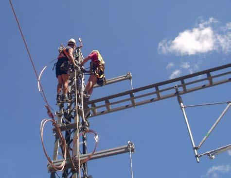 Celý sortiment stožárů i většinu součástí trakčního vedení vyrábí Elektrizace železnic ve vlastních