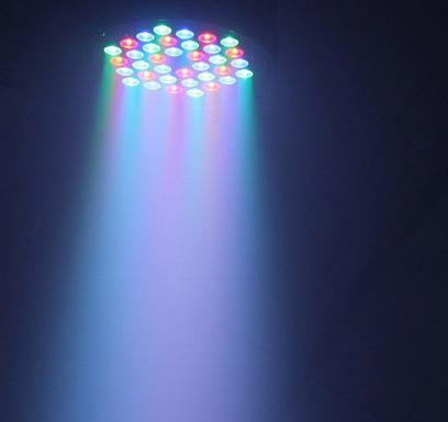 890 Kč UV RGBW PAR reflektor