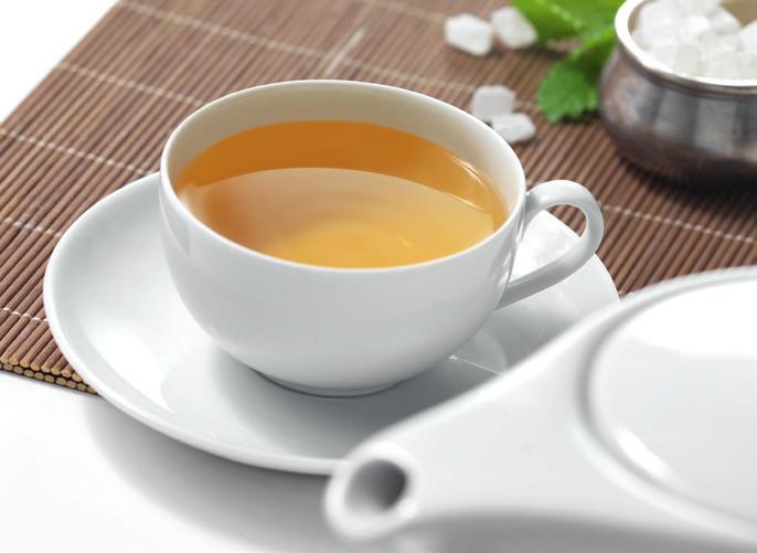 připraveno nejdříve espresso a následně horká voda.