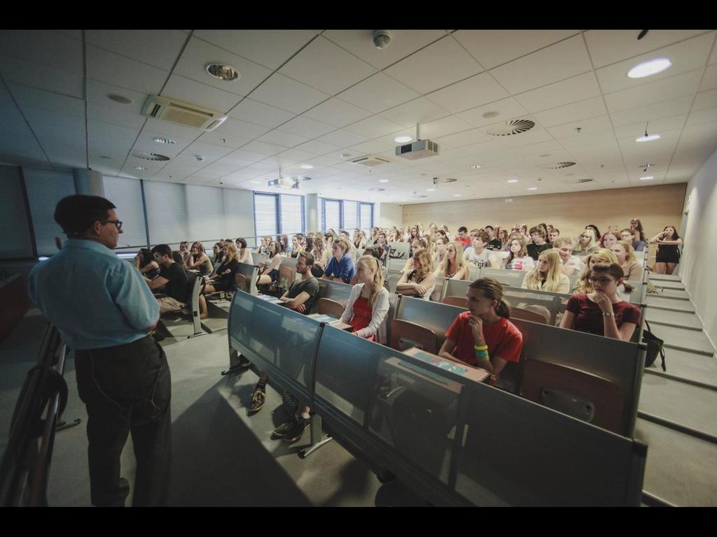 Aktivity se studenty přímo na přednášce RNDr.