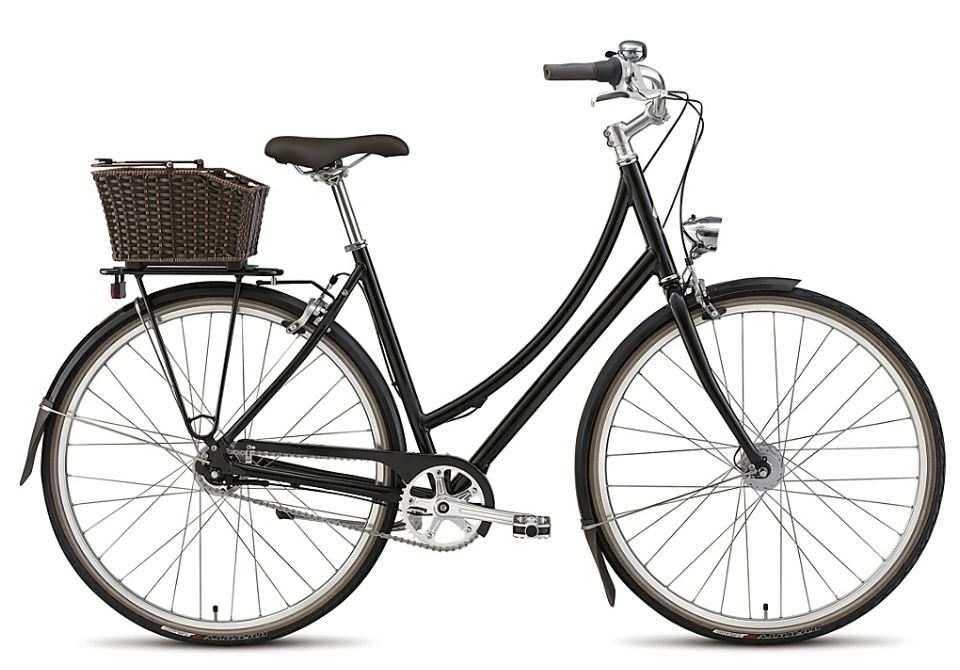 Sedlo je tvarované jinak než u závodních kol. Cyklista je na městském kole spíše vzpřímený.
