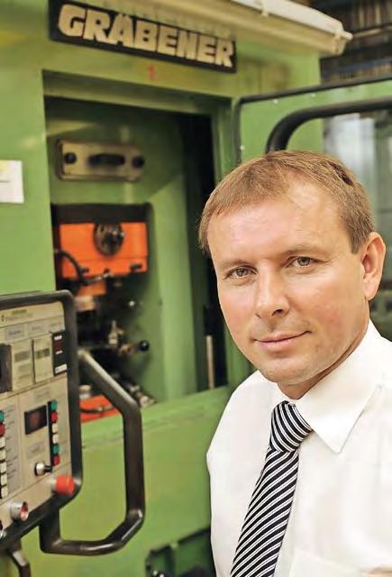20 Euro 33 34 12. srpna 2013 report investice do zlata Cihly i slitky. Zájem roste u všeho. Ročně se v Česku prodá zlata v hodnotě 2,5 až 4 miliardy korun, odhaduje šéf České mincovny Radek Šulta.