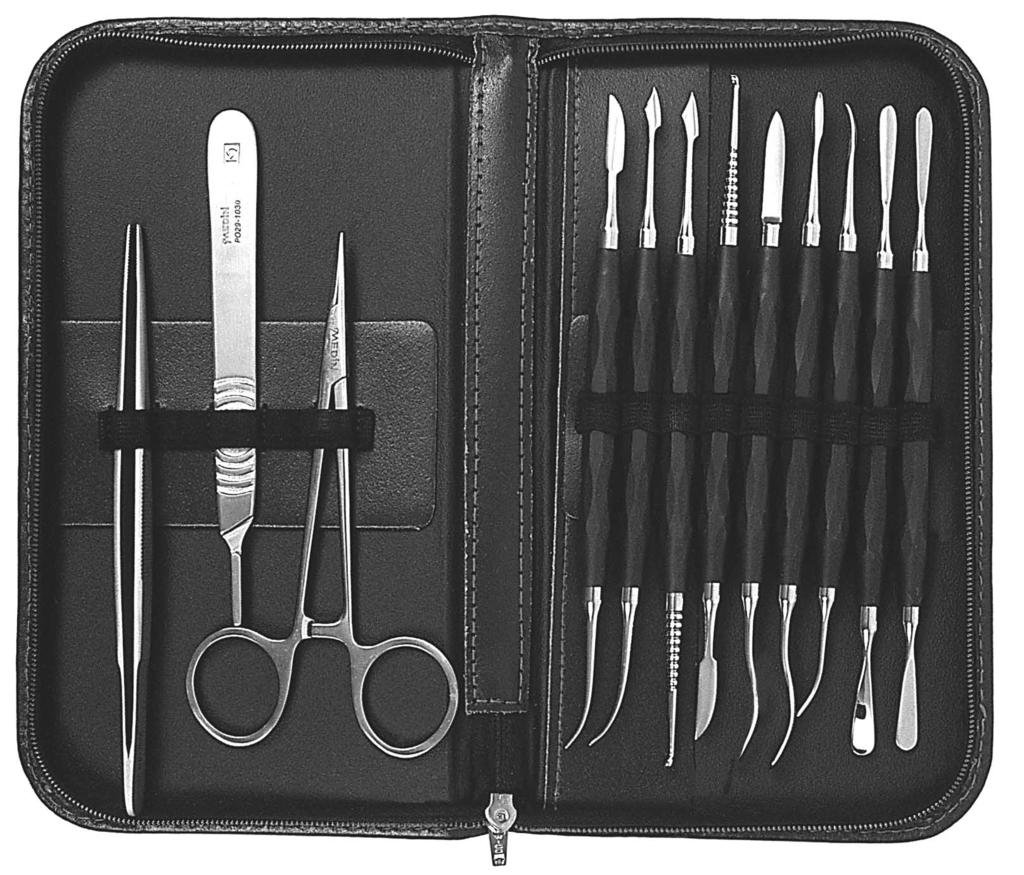 Nástroje modelovací Modelling Instruments E Soubor modelovacích nástrojů Set of Modelling Instruments 155 52 9000 soubor set 20,0 12,0 2,8 cm ks / pcs 112 91 0004 Držák skalpelových čepelek, vel.